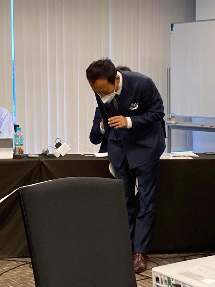 明け渡し。実はワタス、理事長を退任しました。